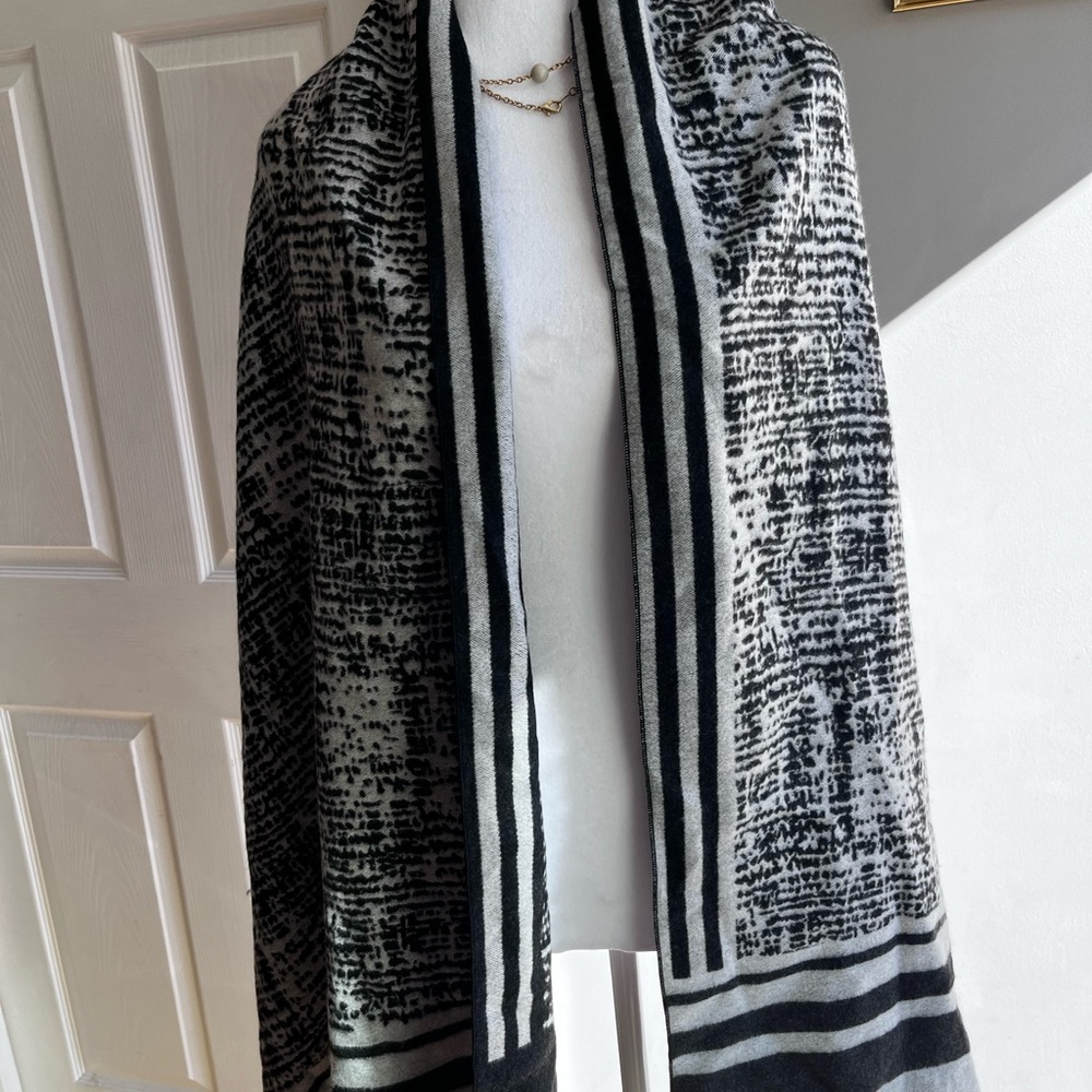 Cotton Wool Blend Black and White Patterned  Shawl Wrap Scarf